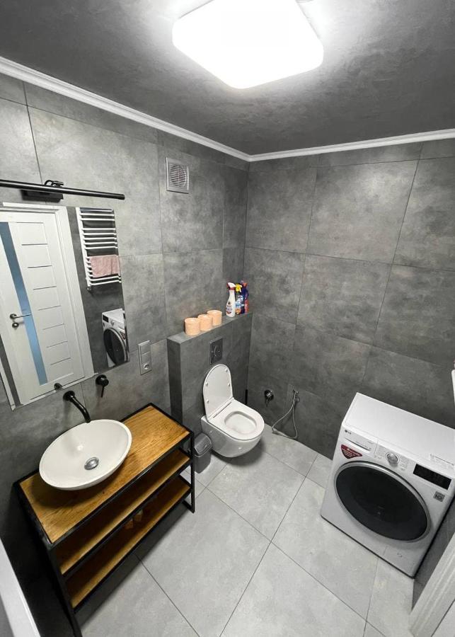 Новая Чистая N2 Квартира 5 Мин От Центра Ternopil Dış mekan fotoğraf